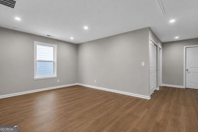 31 Okeechobee Way, Hoschton, GA 30548
