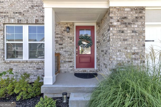 31 Okeechobee Way, Hoschton, GA 30548