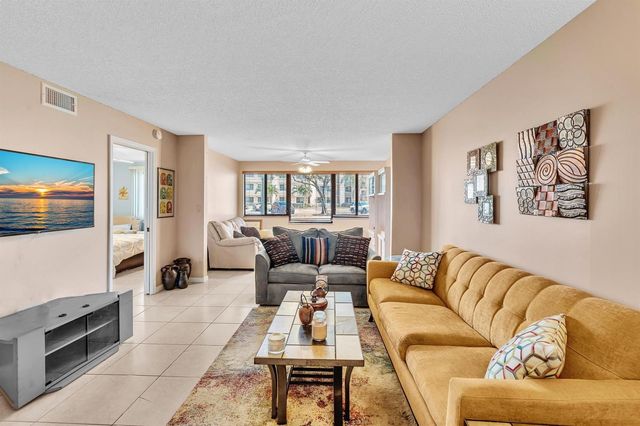 10803 W Clairmont Circle 102, Tamarac, FL 33321