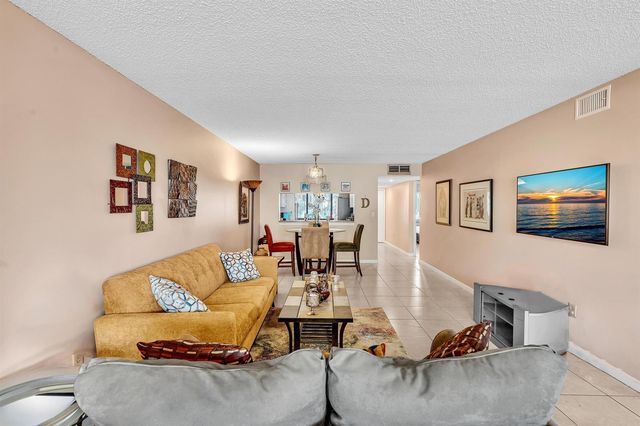 10803 W Clairmont Circle 102, Tamarac, FL 33321