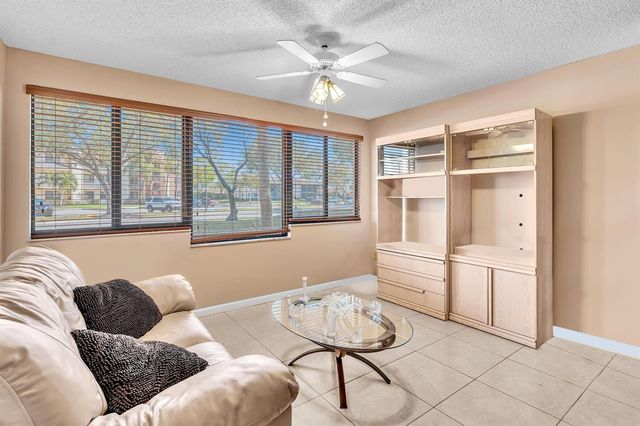 10803 W Clairmont Circle 102, Tamarac, FL 33321