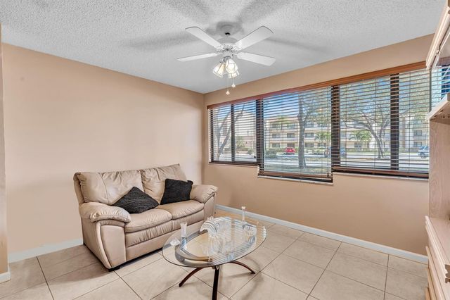10803 W Clairmont Circle 102, Tamarac, FL 33321