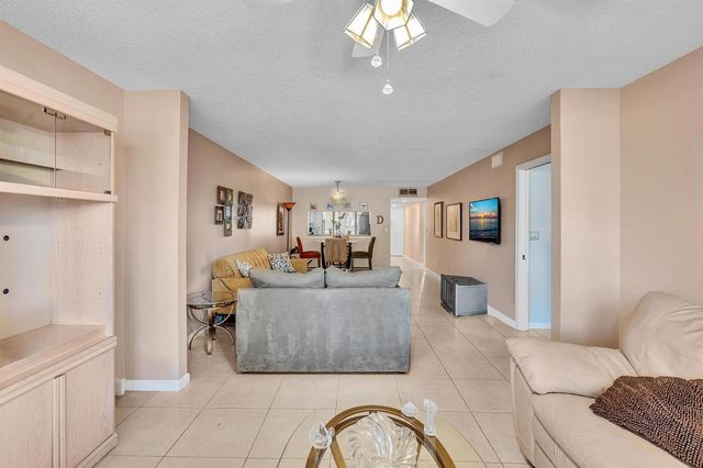 10803 W Clairmont Circle 102, Tamarac, FL 33321