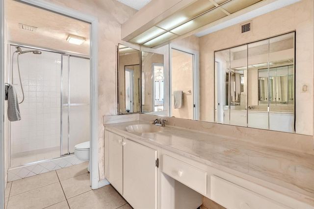 10803 W Clairmont Circle 102, Tamarac, FL 33321