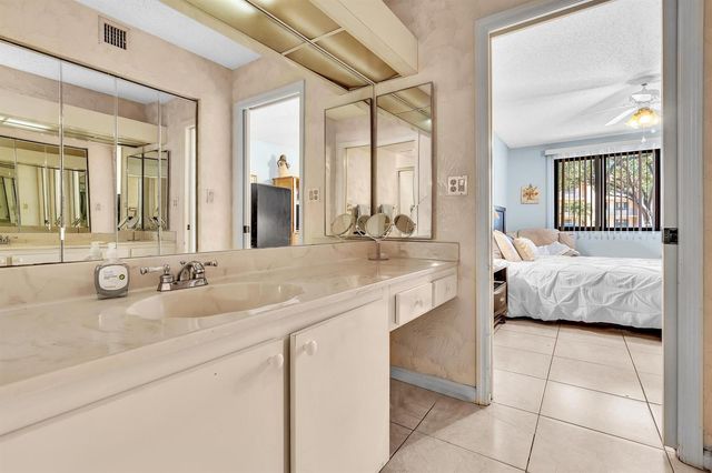 10803 W Clairmont Circle 102, Tamarac, FL 33321