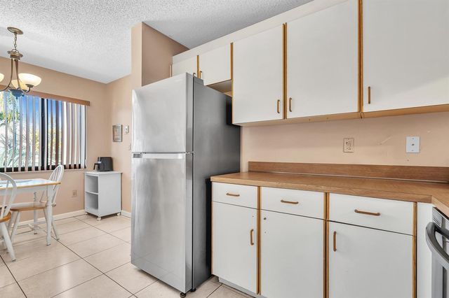 10803 W Clairmont Circle 102, Tamarac, FL 33321