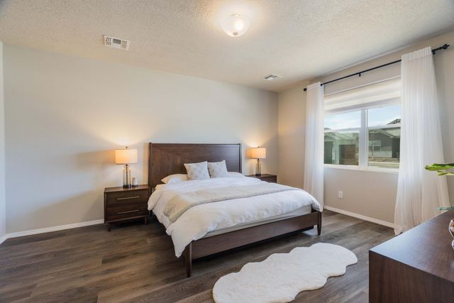 6128 Strand Loop SE, Albuquerque, NM 87106