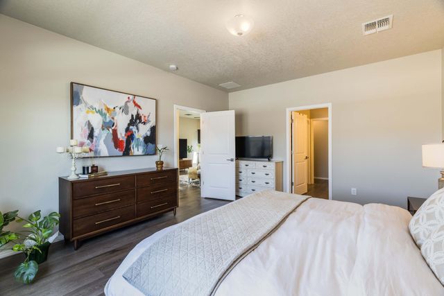 6128 Strand Loop SE, Albuquerque, NM 87106