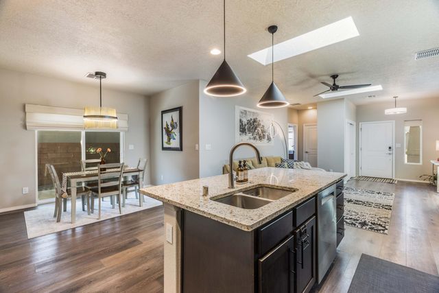 6128 Strand Loop SE, Albuquerque, NM 87106