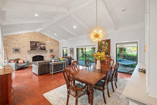 4 Thunderbird Drive, Conroe, TX 77304