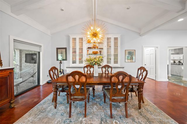 4 Thunderbird Drive, Conroe, TX 77304