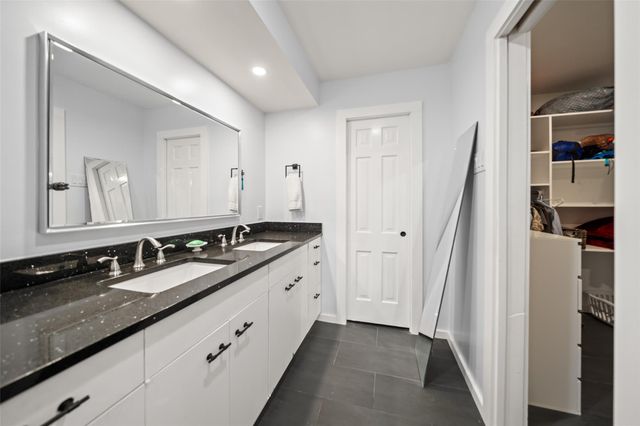 4 Thunderbird Drive, Conroe, TX 77304