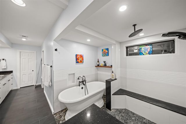 4 Thunderbird Drive, Conroe, TX 77304