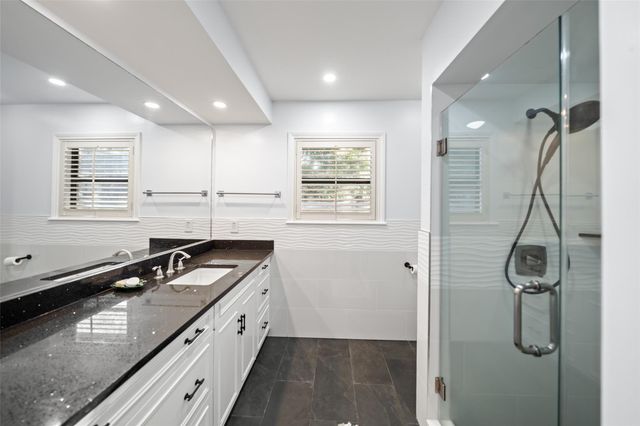 4 Thunderbird Drive, Conroe, TX 77304