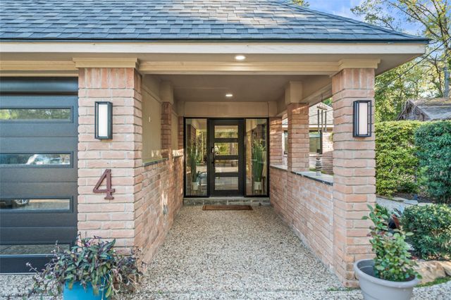 4 Thunderbird Drive, Conroe, TX 77304