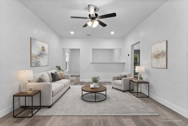 1017 E Washington Street, Paris, TX 75460