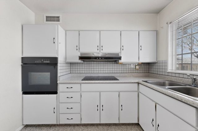 4301 Douglas Macarthur Road NE, Albuquerque, NM 87110