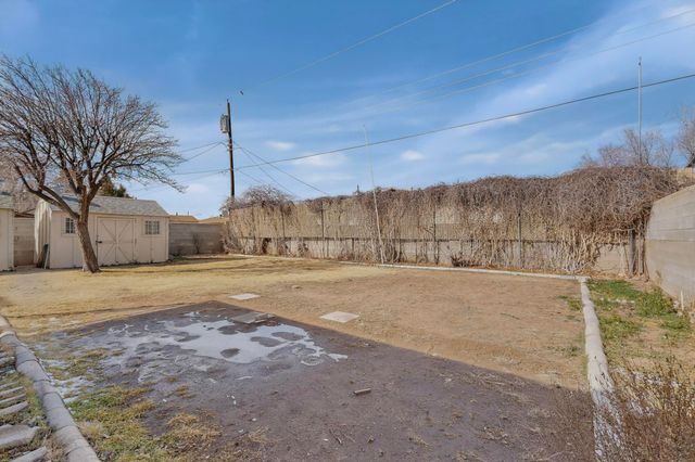 4301 Douglas Macarthur Road NE, Albuquerque, NM 87110