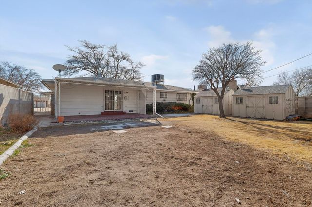 4301 Douglas Macarthur Road NE, Albuquerque, NM 87110