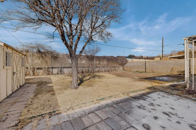 4301 Douglas Macarthur Road NE, Albuquerque, NM 87110