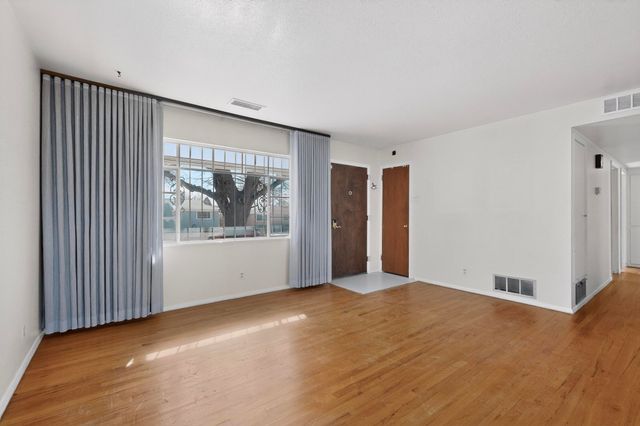 4301 Douglas Macarthur Road NE, Albuquerque, NM 87110