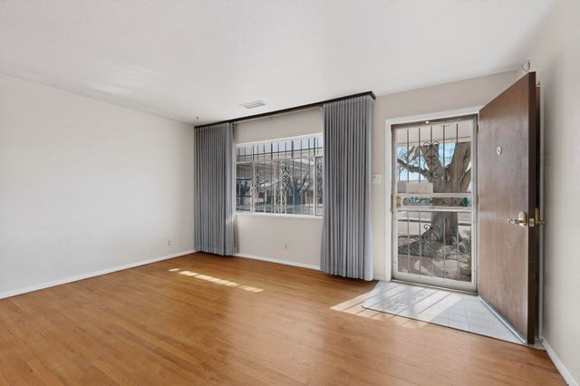 4301 Douglas Macarthur Road NE, Albuquerque, NM 87110