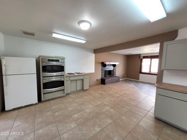 3401 W SAINT MORITZ Lane, Phoenix, AZ 85053