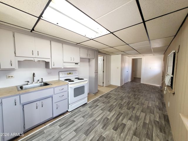3401 W SAINT MORITZ Lane, Phoenix, AZ 85053