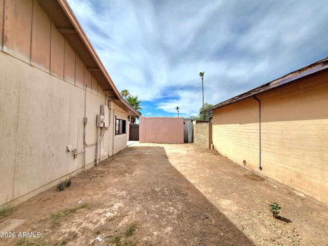 3401 W SAINT MORITZ Lane, Phoenix, AZ 85053