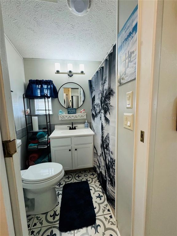 Image 20 of property listing at 146 JACK NICKLAUS LANE, Davenport, FL 33837