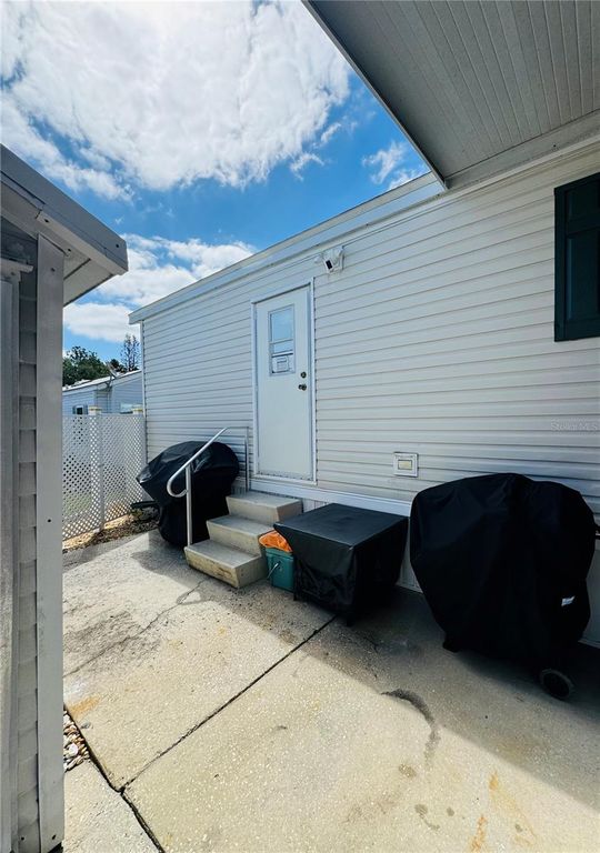 Image 27 of property listing at 146 JACK NICKLAUS LANE, Davenport, FL 33837