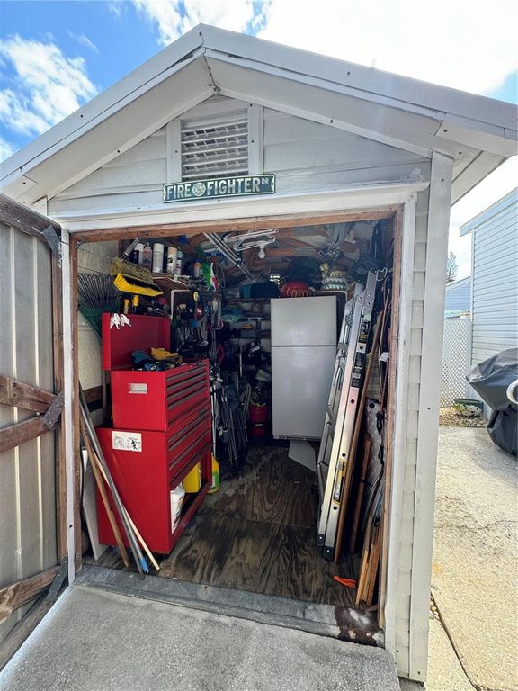 Image 28 of property listing at 146 JACK NICKLAUS LANE, Davenport, FL 33837