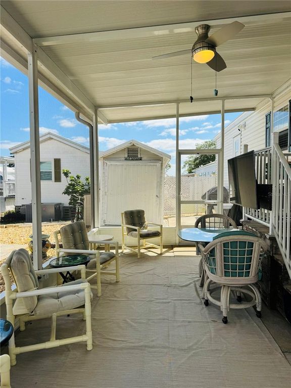 Image 4 of property listing at 146 JACK NICKLAUS LANE, Davenport, FL 33837