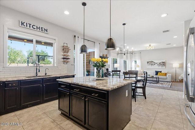 2486 E LINDRICK Drive, Gilbert, AZ 85298