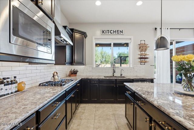 2486 E LINDRICK Drive, Gilbert, AZ 85298