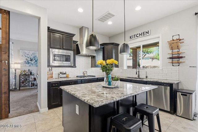 2486 E LINDRICK Drive, Gilbert, AZ 85298