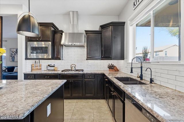 2486 E LINDRICK Drive, Gilbert, AZ 85298