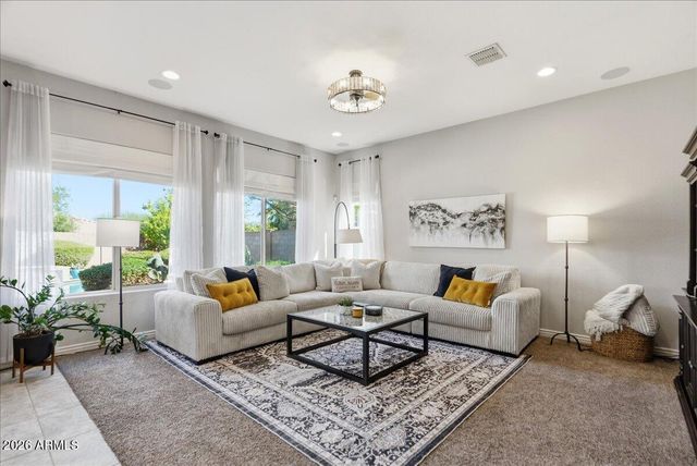 2486 E LINDRICK Drive, Gilbert, AZ 85298