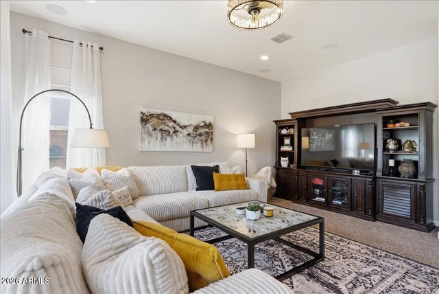 2486 E LINDRICK Drive, Gilbert, AZ 85298