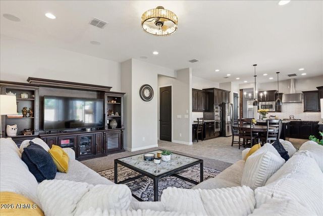 2486 E LINDRICK Drive, Gilbert, AZ 85298