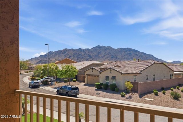 2486 E LINDRICK Drive, Gilbert, AZ 85298