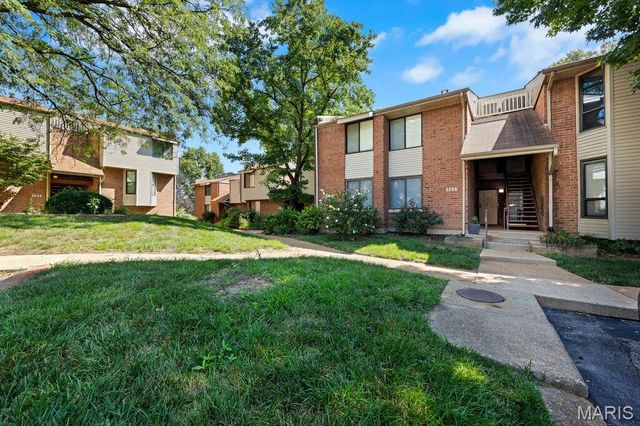 5266 Cedarstone Court D, St Louis, MO 63129