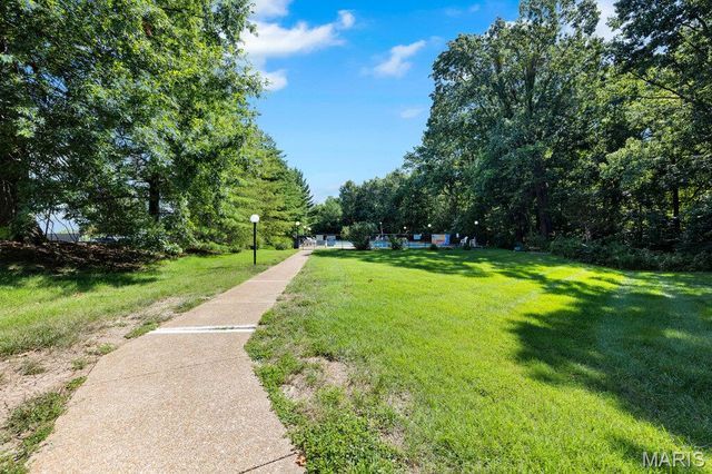 5266 Cedarstone Court D, St Louis, MO 63129
