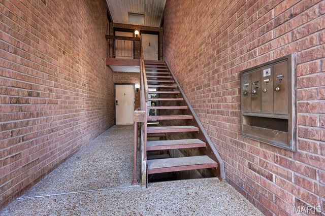 5266 Cedarstone Court D, St Louis, MO 63129