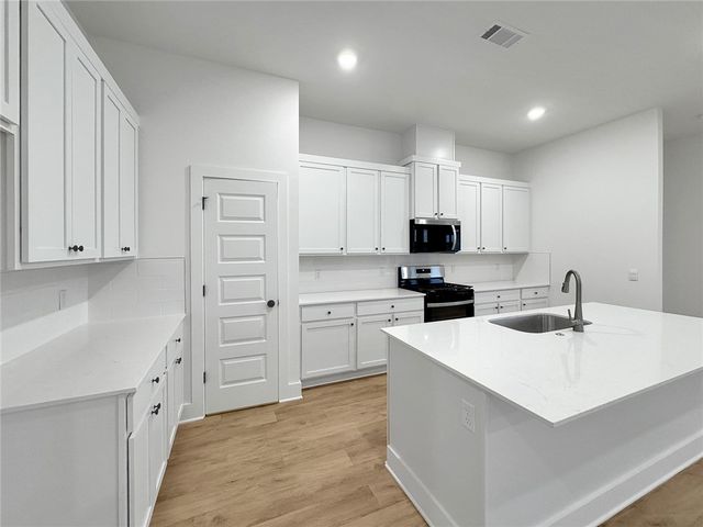 2330 Max Avenue, Bentonville, AR 72713