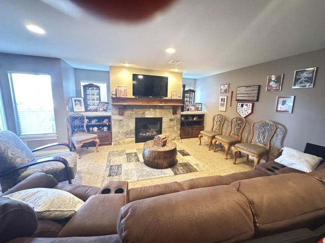 8926 W Westlakes Ct, Wichita, KS 67205