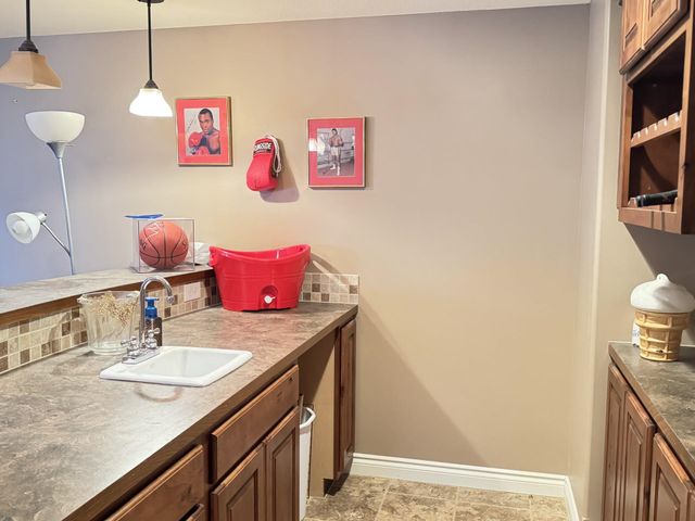 8926 W Westlakes Ct, Wichita, KS 67205