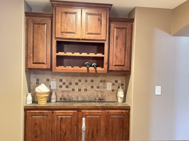 8926 W Westlakes Ct, Wichita, KS 67205