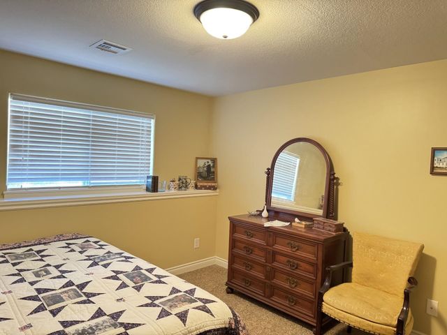 8926 W Westlakes Ct, Wichita, KS 67205