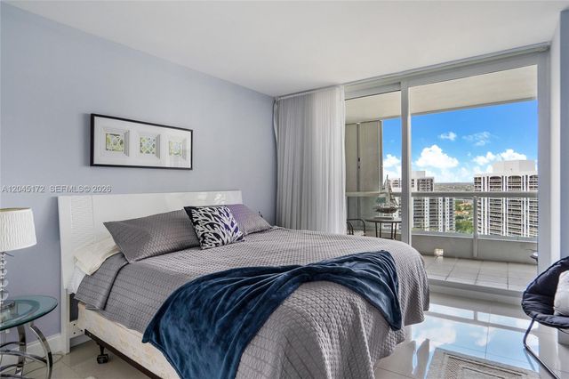 21055 Yacht Club Drive 2005, Aventura, FL 33180